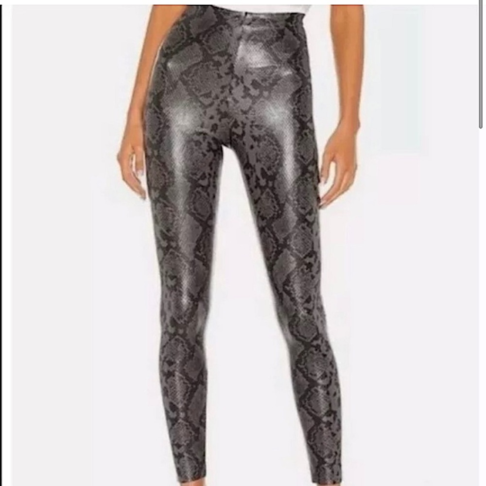 7 FOR ALL MANKIND PANTS 💋NWT - Picture 2 of 9